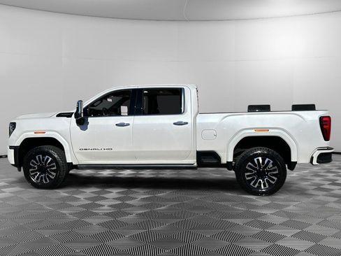 Used 2025 GMC Sierra 3500 Denali Ultimate AWD/4WD image 7