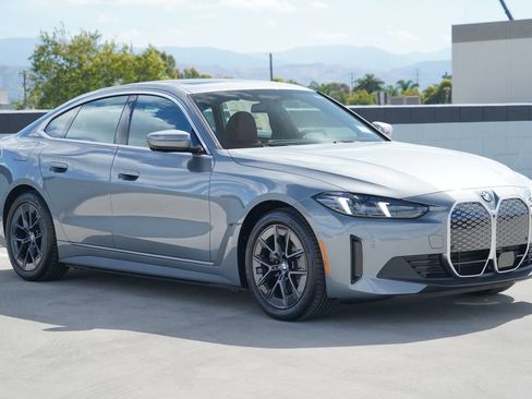 New 2026 BMW i4 eDrive40 w/ Premium Package RWD image 3