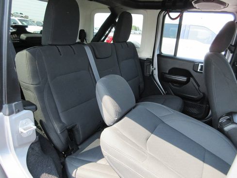 Used 2018 Jeep Wrangler Unlimited Sport S AWD/4WD image 20