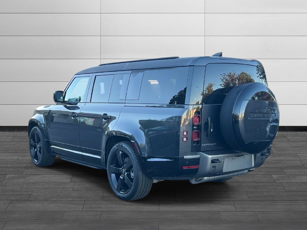 Certified 2025 Land Rover Defender 130 X-Dynamic SE AWD/4WD image 3
