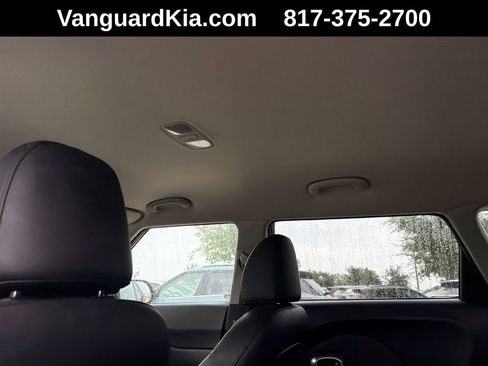 Used 2019 Kia Soul ! FWD image 18