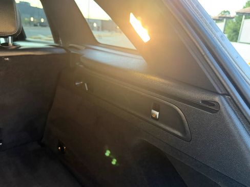 Used 2019 Mercedes-Benz GLC 300 4MATIC image 26