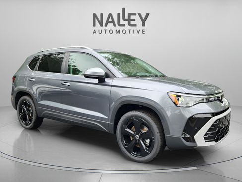 Certified 2025 Volkswagen Taos SEL AWD/4WD image 8