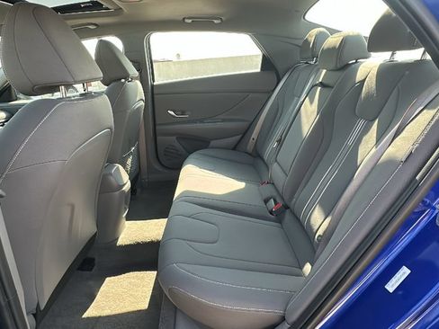 Used 2025 Hyundai Elantra SEL FWD image 32