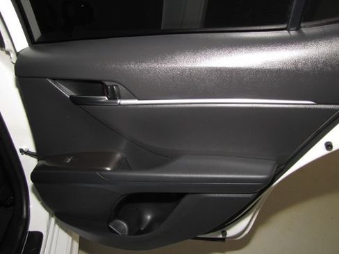 Used 2023 Toyota Camry SE FWD image 19
