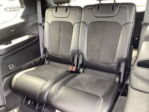 Used 2024 Jeep Grand Cherokee L Laredo image 14