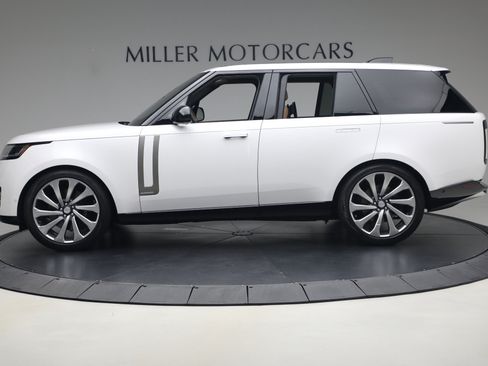 Used 2023 Land Rover Range Rover Autobiography AWD/4WD image 3