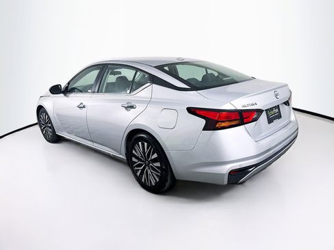 Used 2024 Nissan Altima 2.5 SV image 5