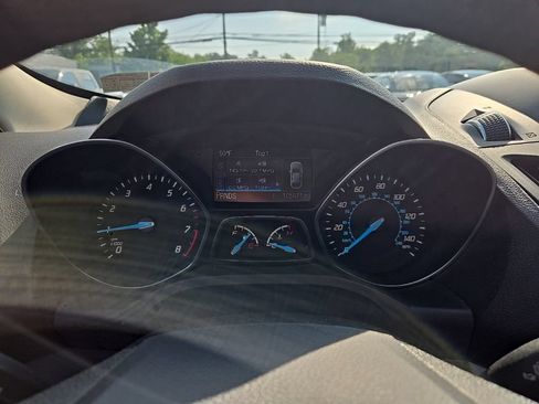 Used 2016 Ford Escape SE w/ Equipment Group 201A AWD/4WD image 10