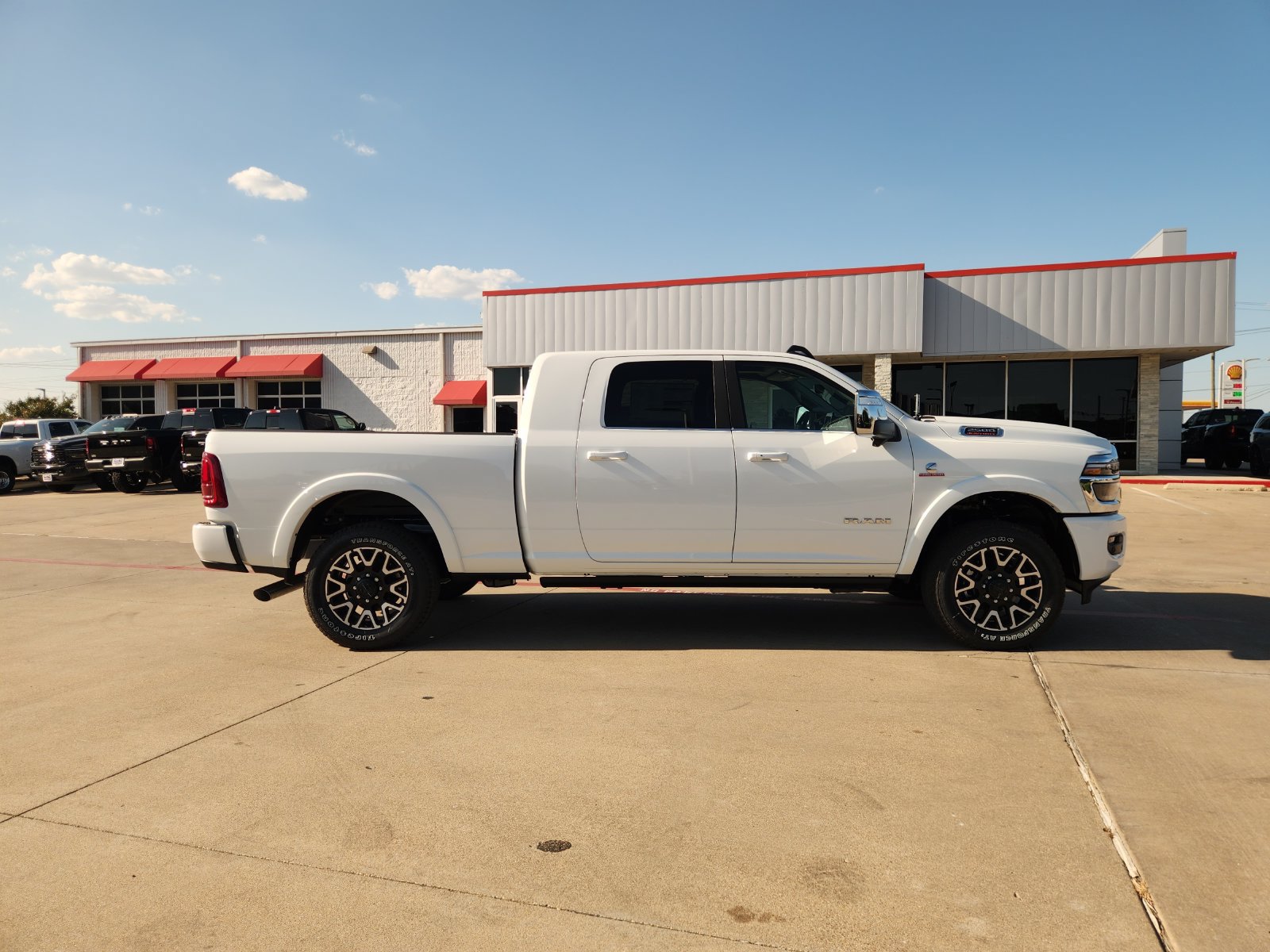New 2027 RAM 2500 Limited AWD/4WD image 7
