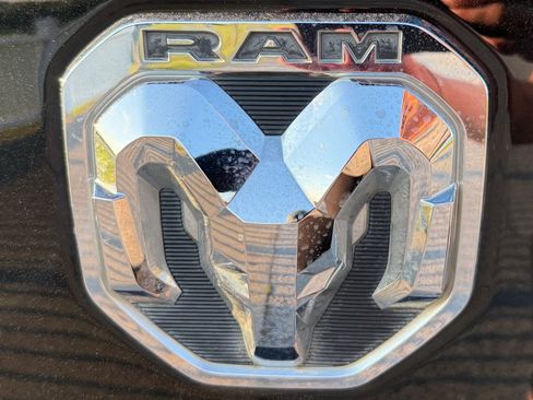 Used 2019 RAM 1500 Laramie AWD/4WD image 23