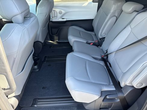 Certified 2026 Toyota Sienna XLE image 19