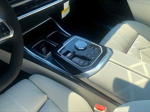 Used 2026 BMW i7 eDrive50 w/ Executive Package image 8