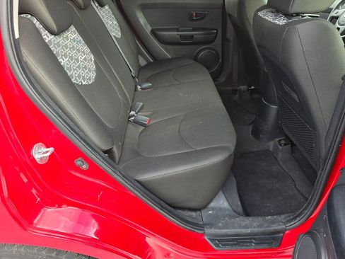 Used 2010 Kia Soul + w/ Audio Pkg image 15