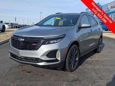 Used 2024 Chevrolet Equinox RS image 3