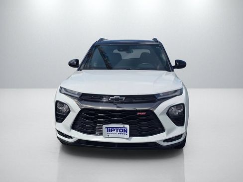 Used 2023 Chevrolet TrailBlazer RS w/ Sun and Liftgate Package FWD image 2
