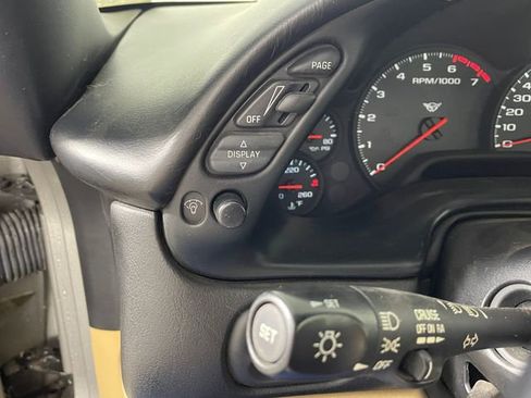 Used 2001 Chevrolet Corvette Convertible w/ Preferred Equipment Group2 image 9