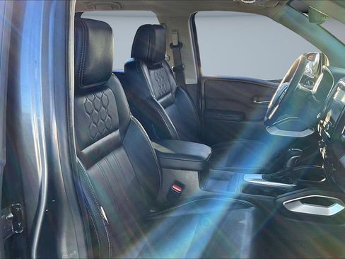 Used 2024 Nissan Frontier SL image 29
