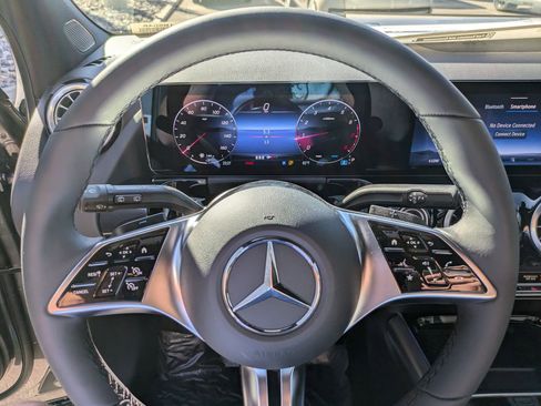 New 2025 Mercedes-Benz GLA 250 4MATIC image 11