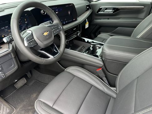 New 2025 Chevrolet Suburban Premier image 10