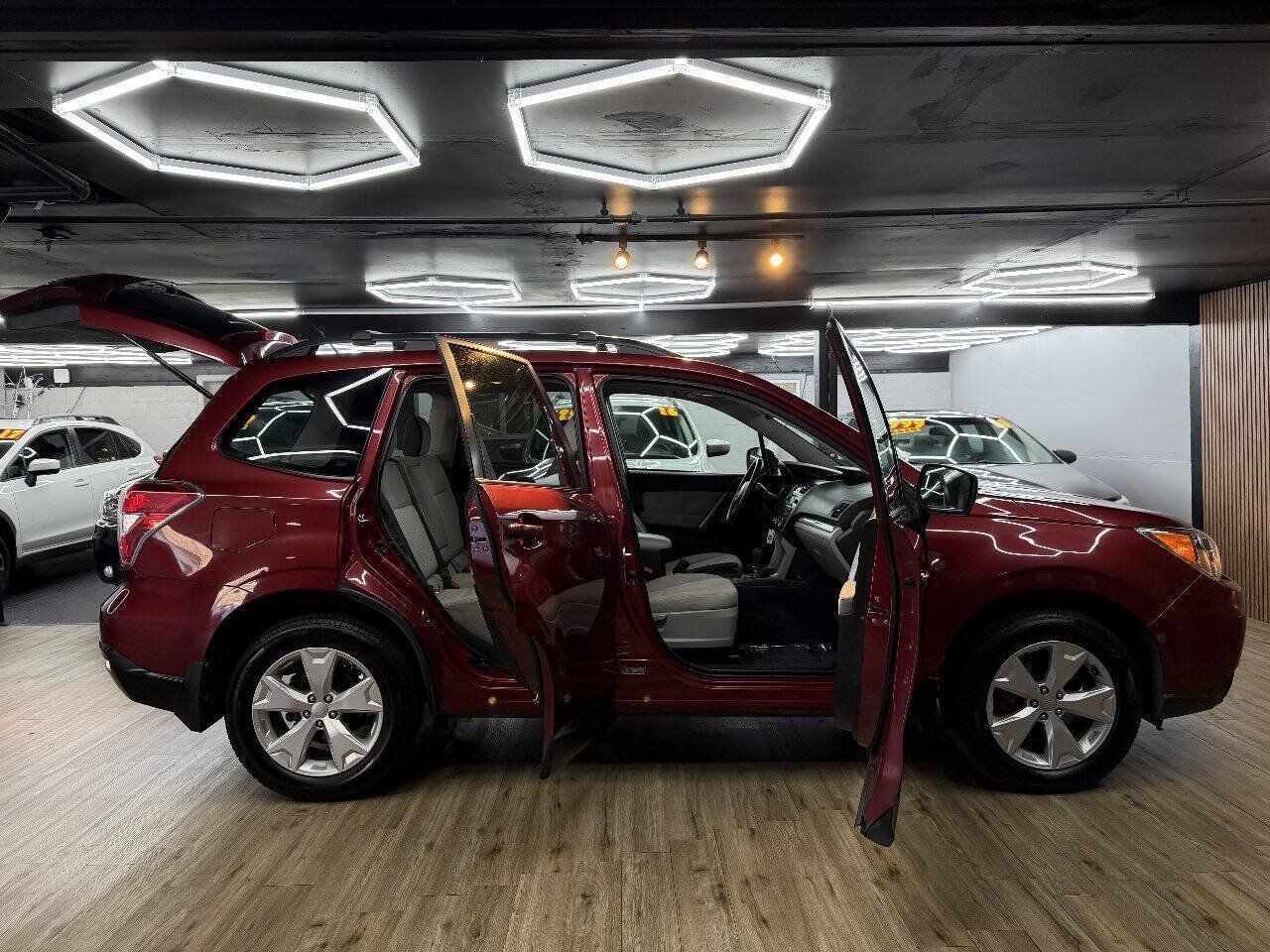 Used 2015 Subaru Forester 2.5i Premium w/ All-Weather Package AWD/4WD image 16