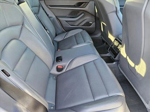 Used 2023 Porsche Taycan image 19