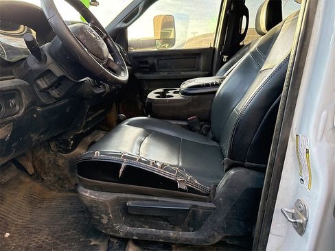 Used 2022 RAM 2500 Tradesman w/ Chrome Appearance Group image 4