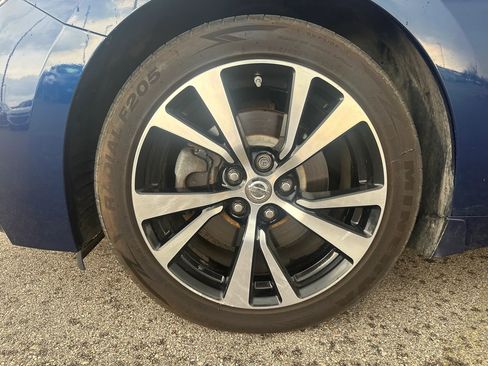 Used 2018 Nissan Maxima 3.5 SL FWD image 18
