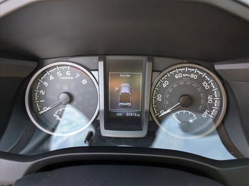 Certified 2017 Toyota Tacoma TRD Sport image 10