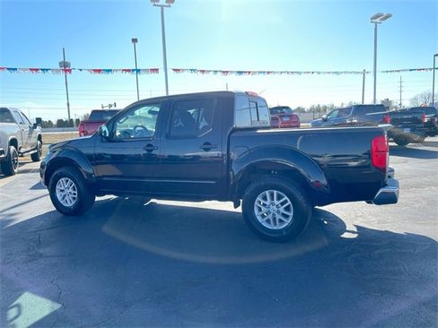 Used 2016 Nissan Frontier SV image 3