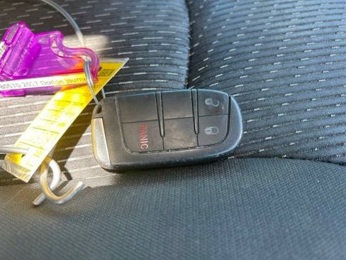 Used 2017 Dodge Journey SE FWD image 31