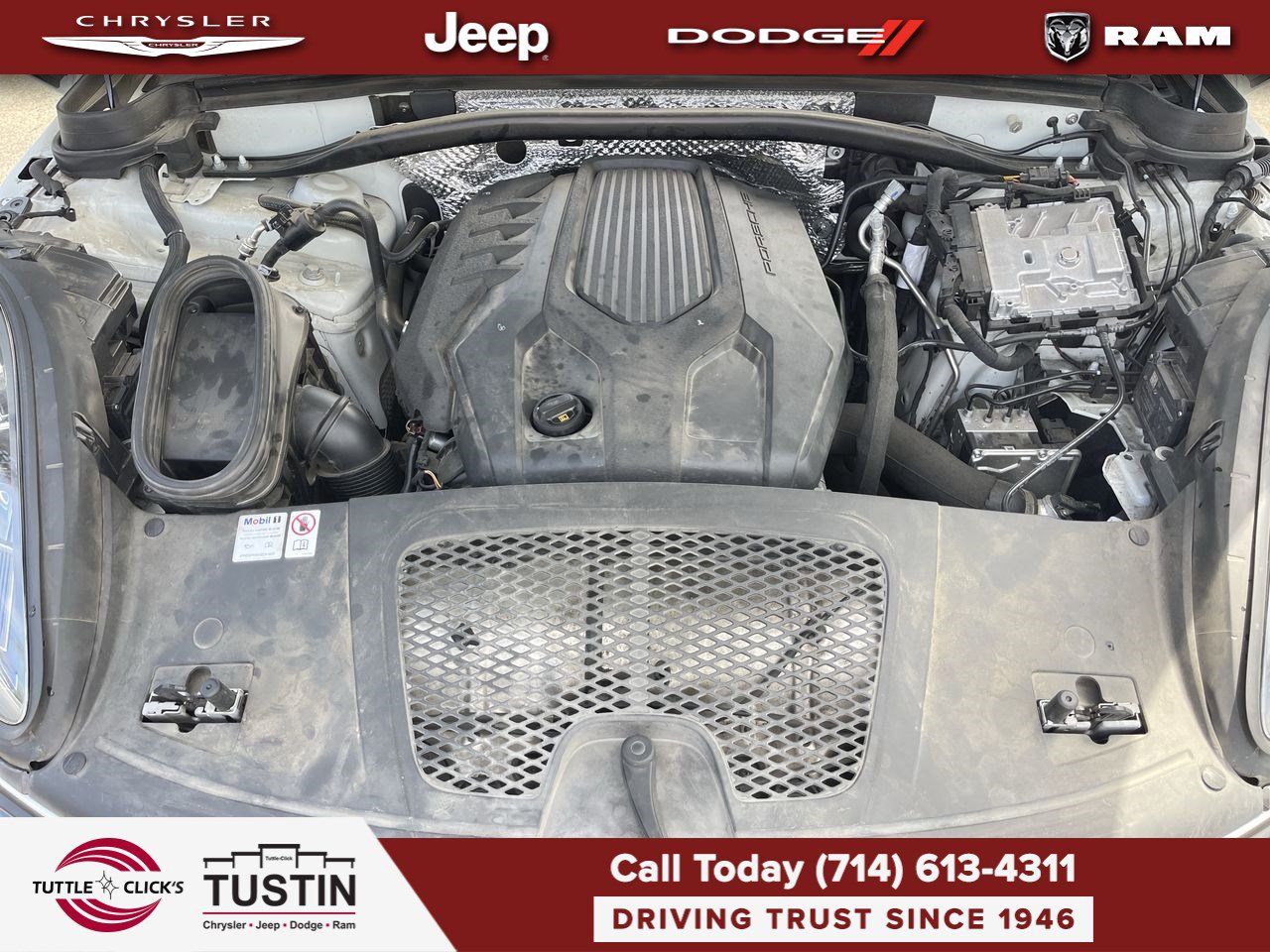 Used 2024 Porsche Macan AWD/4WD image 38