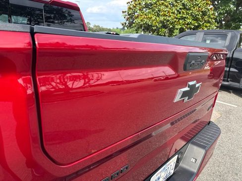 Used 2025 Chevrolet Silverado 1500 RST w/ Dark Appearance Package AWD/4WD image 8