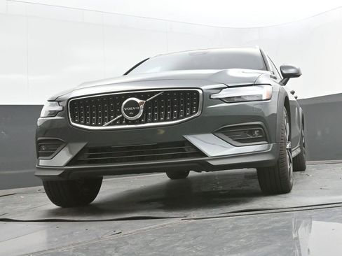 New 2026 Volvo V60 B5 Cross Country Ultra w/ Protection Package Premier AWD/4WD image 37