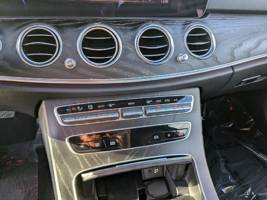 Used 2022 Mercedes-Benz E 350 Sedan w/ Exterior Lighting Package image 20