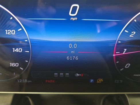 Used 2025 Mercedes-Benz GLC 300 image 11