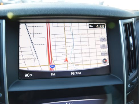 Used 2018 INFINITI Q50 Luxe w/ Essential Package (3.0T Luxe) image 17