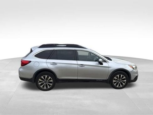 Used 2016 Subaru Outback 3.6R Limited AWD/4WD image 2
