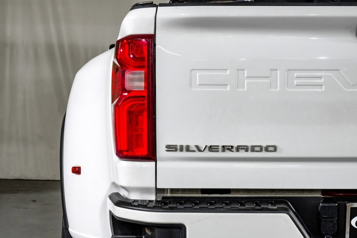 Used 2022 Chevrolet Silverado 3500 High Country w/ Safety Package II AWD/4WD image 41