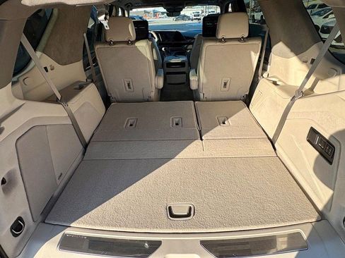 Used 2023 Cadillac Escalade Sport Platinum image 8