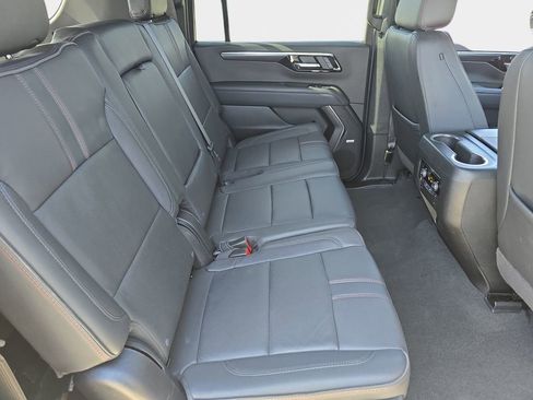 Used 2025 Chevrolet Suburban RST w/ Comfort Package AWD/4WD image 13