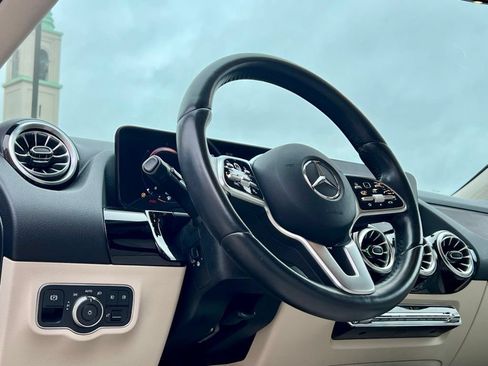 Used 2022 Mercedes-Benz GLA 250 4MATIC image 8