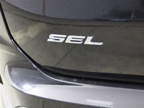 Used 2024 Ford Edge SEL AWD/4WD image 39