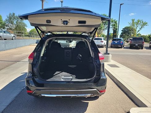 Used 2019 Nissan Rogue SV AWD/4WD image 13