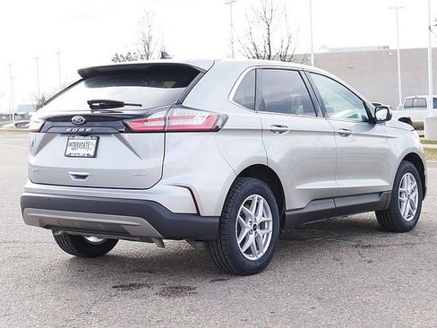 Used 2024 Ford Edge SEL w/ Convenience Package image 5