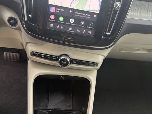 Used 2026 Volvo XC40 B5 Plus AWD/4WD image 10