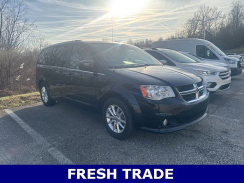 Used 2019 Dodge Grand Caravan SXT image 1