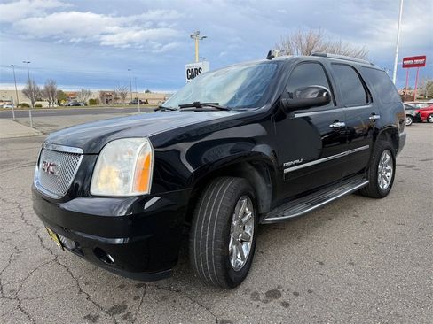 Used 2011 GMC Yukon Denali image 4