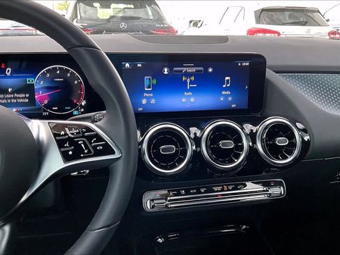 Certified 2025 Mercedes-Benz GLA 250 image 7