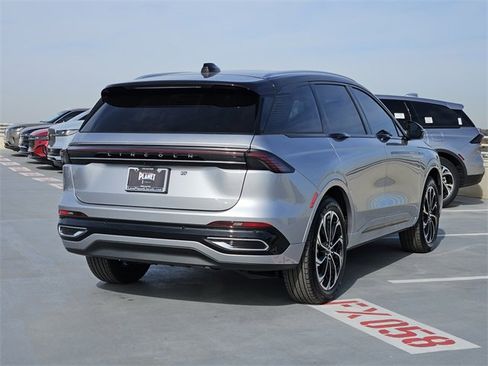 New 2026 Lincoln Nautilus Reserve image 7